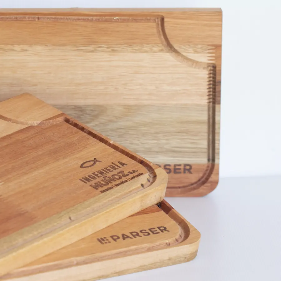 Tabla de Madera, merchandising con logo de MondoBox